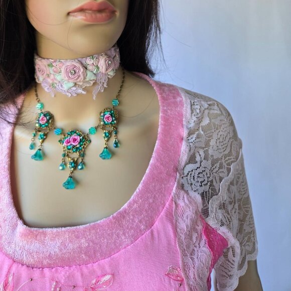 Garden of Roses Velvet Blouse | Roselani Jasmin | Size Small - Picture 7 of 11